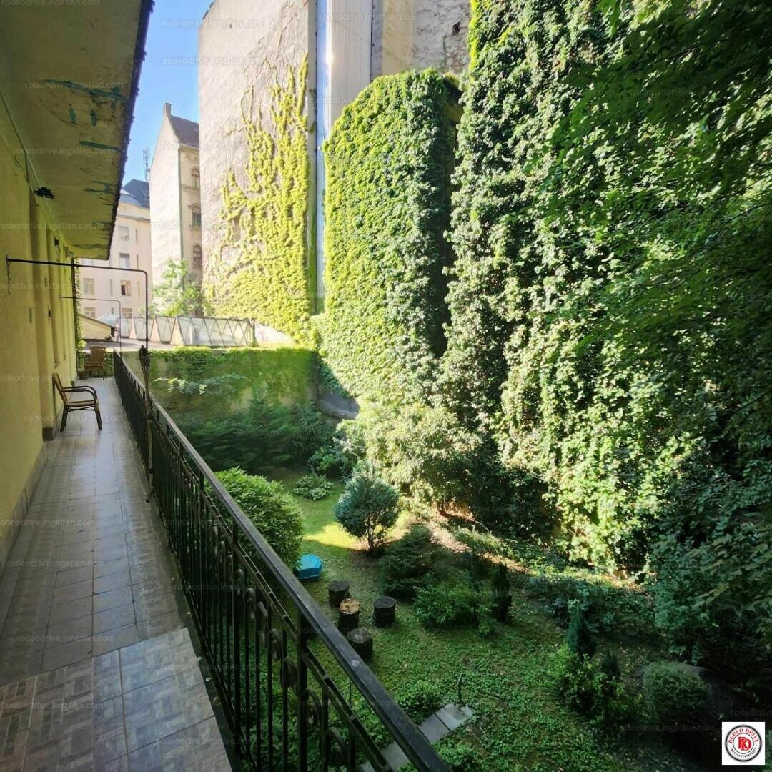 Kriszti Appartement Boedapest Buitenkant foto
