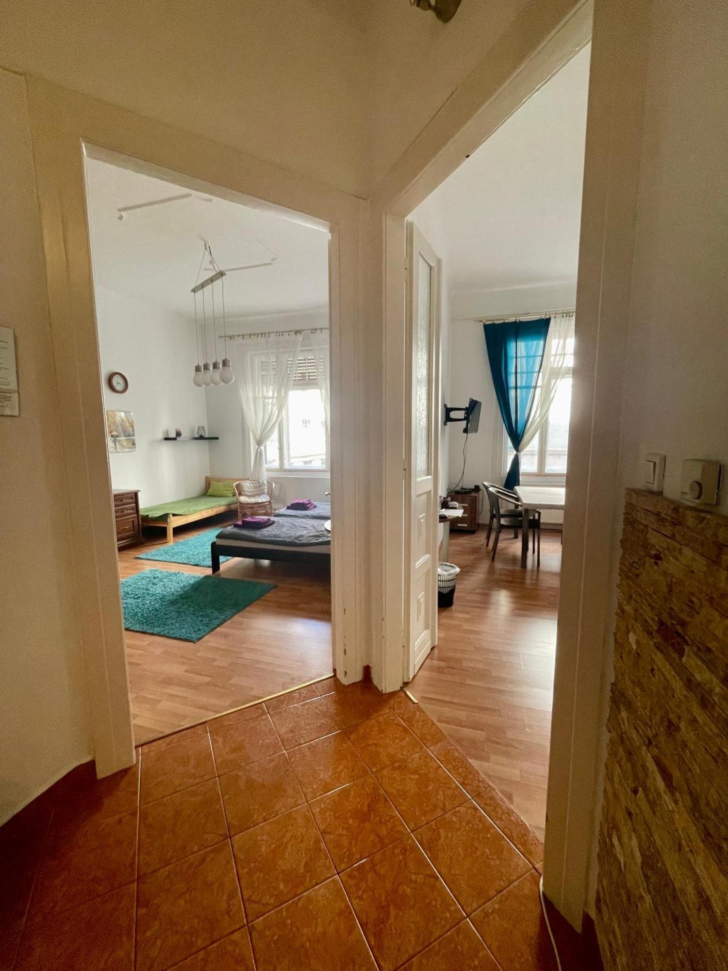 Kriszti Appartement Boedapest Buitenkant foto